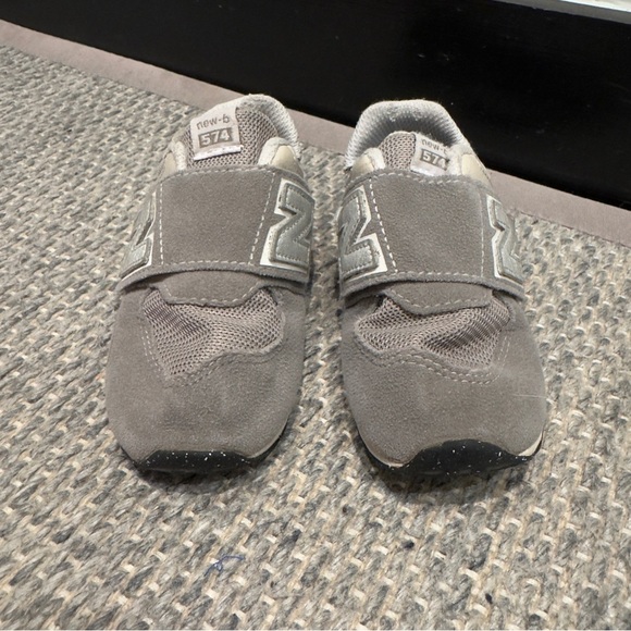 New Balance Gray Sneakers Suede Mesh Retro - Picture 1 of 6